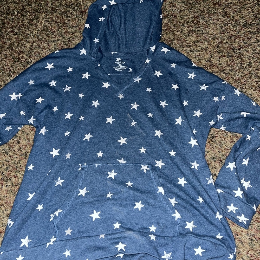 Sonoma blue and white star hooded pull over. Worn once. Size : XL runs a bit sm